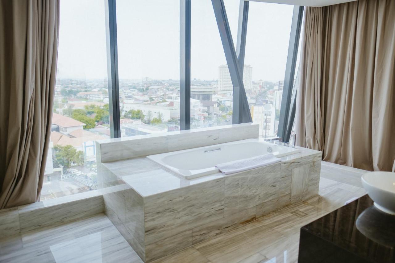 Po Hotel Semarang Dış mekan fotoğraf