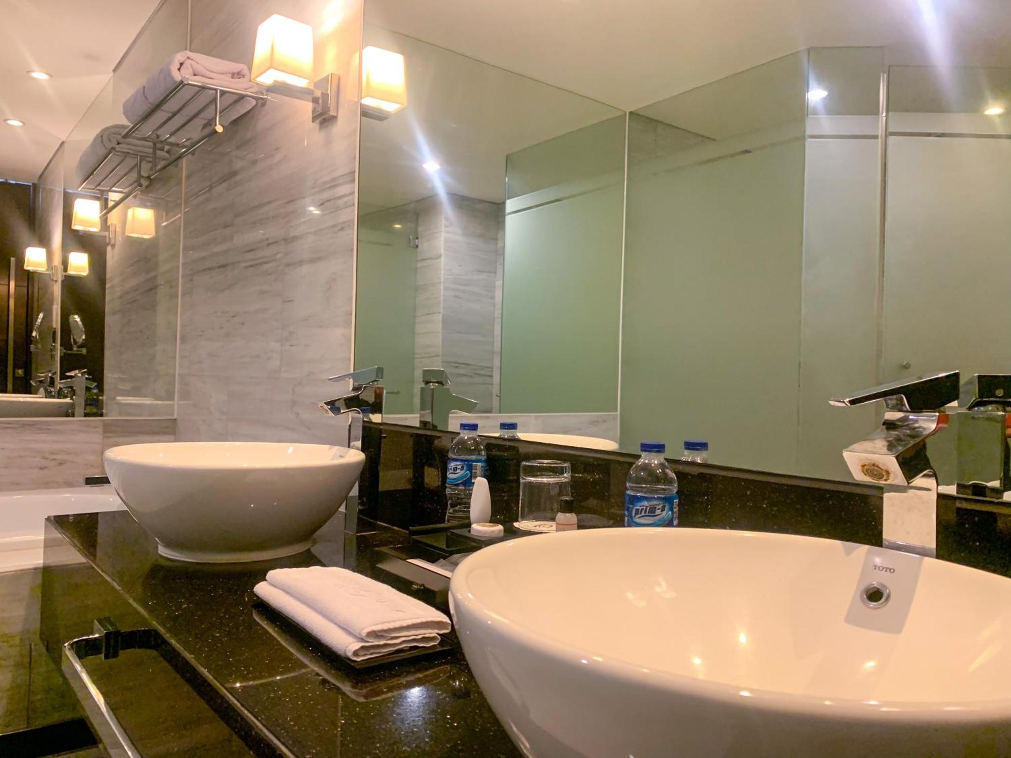 Po Hotel Semarang Dış mekan fotoğraf