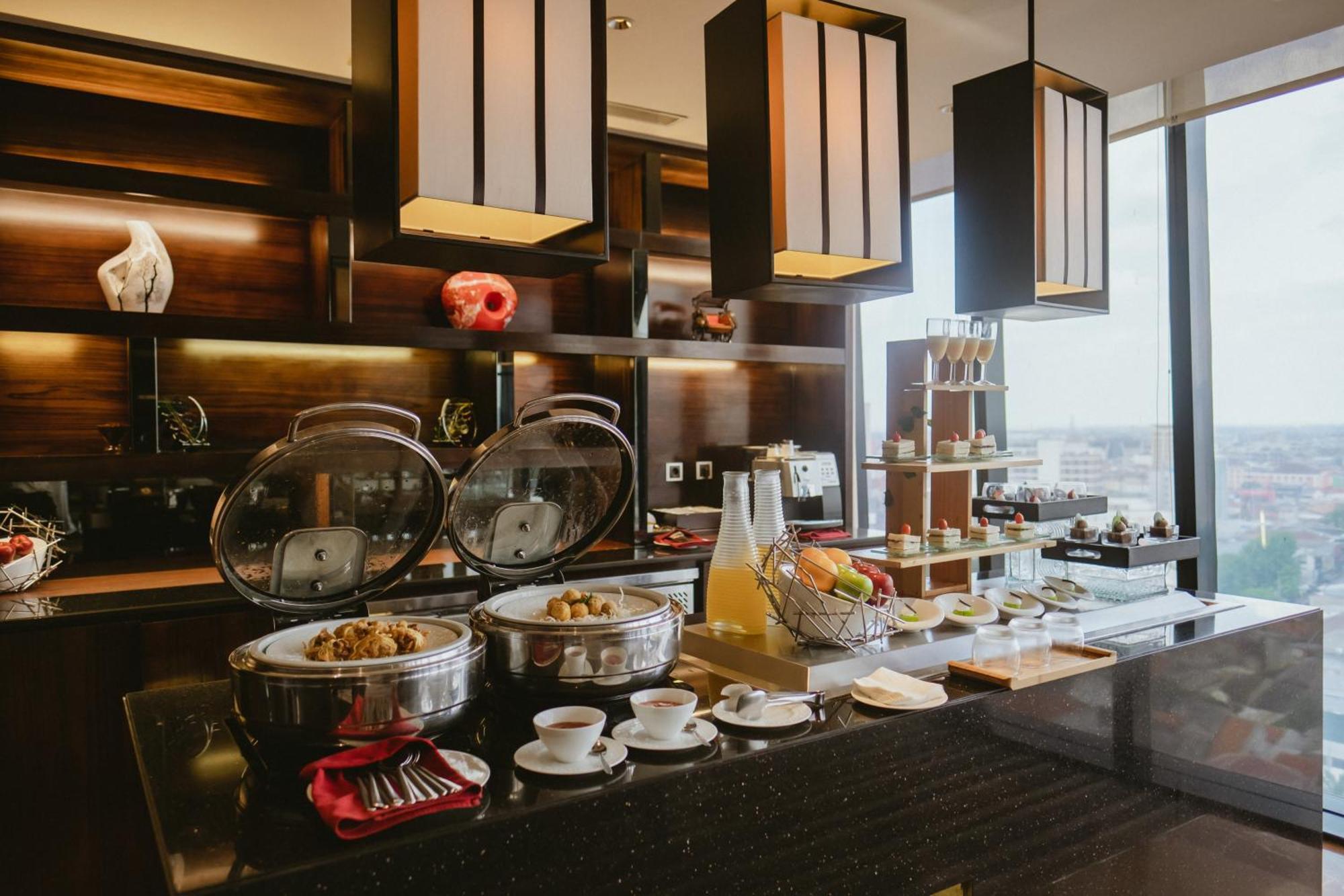 Po Hotel Semarang Dış mekan fotoğraf