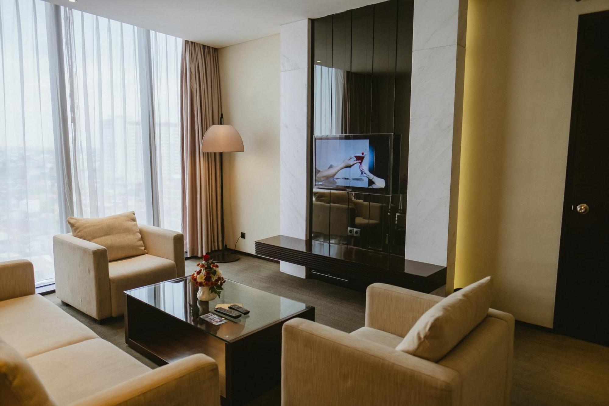Po Hotel Semarang Dış mekan fotoğraf