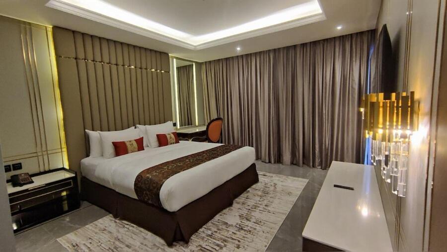 Po Hotel Semarang Dış mekan fotoğraf